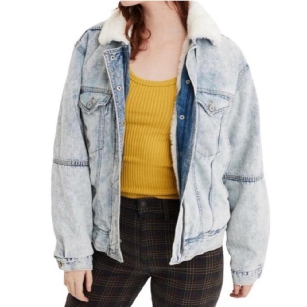 American Eagle Outfitters Light Blue Denim Jacket with Faux Fur Lining